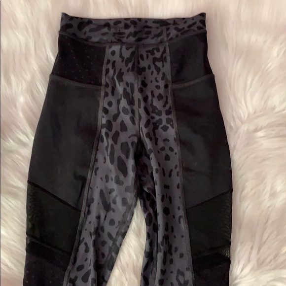 RARE Lululemon MESH Tight - Picture 1 of 7